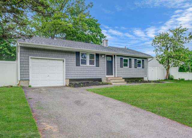 Property at 213 Stuyvesant Dr, Selden, NY 11784, 3 beds, 2 baths