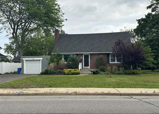 Property at 417 S Ocean Ave, Patchogue, NY 11772, 3 beds, 2 baths
