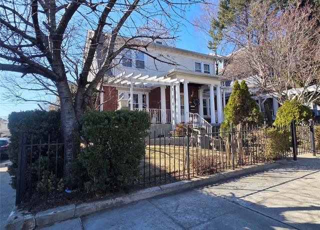Property at 8540 Forest Pkwy, Woodhaven, NY 11421, 5 beds, 4 baths