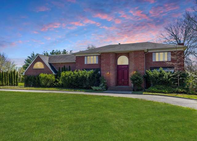 Property at 21 Overbrooke Ln, Upper Brookville, NY 11545, 6 beds, 4.5 baths