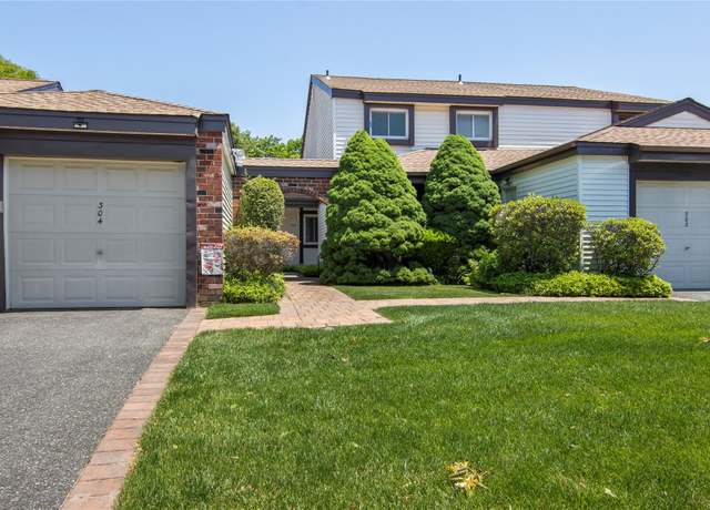 Property at 302 Gotham Way, Saint James, NY 11780, 3 beds, 2.5 baths