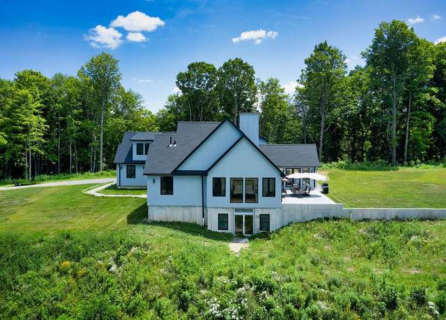 Property at 75 Red Fox Ln, Salt Point, NY 12578, 2 beds, 3 baths