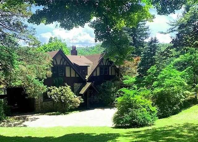 Property at 32 E Lake Stable Rd, Tuxedo Park, NY 10987, 5 beds, 3 baths