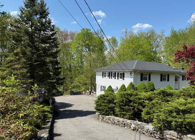 Property at 2355 Vista Ct, Yorktown Heights, NY 10598, 4 beds, 3 baths