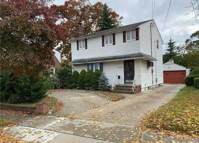 Property at 313 Emerson Pl, Valley Stream, NY 11580, 3 beds, 1.5 baths