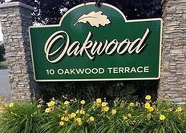 Property at 10 Oakwood Ter #38, New Windsor, NY 12553, 2 beds, 1.5 baths