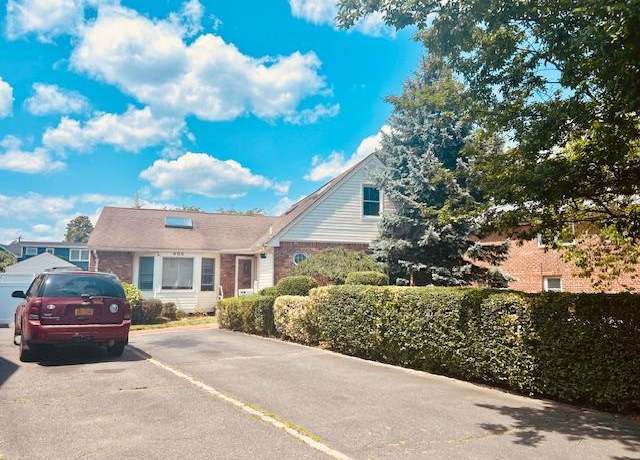 Property at 405 Waukena Ave, Oceanside, NY 11572, 5 beds, 3 baths