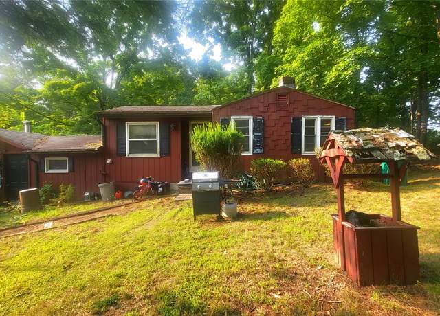 Property at 4 Smith Ct, Hyde Park, NY 12538, 1 bed, 1 bath