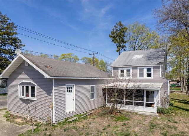 Property at 87 Avery Ave, Patchogue, NY 11772, 5 beds, 2.5 baths