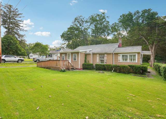Property at 94 Taft Ave, Newburgh, NY 12550, 2 beds, 1 bath