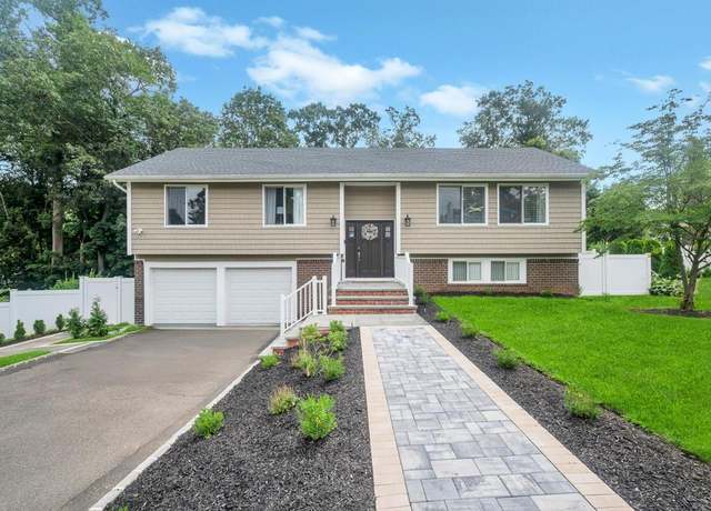 Property at 25 Hitching Post Ln, Glen Cove, NY 11542, 4 beds, 3 baths
