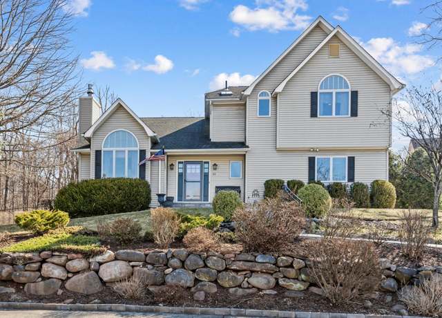 Property at 312 Bliss Ln, Valley Cottage, NY 10989, 4 beds, 2.5 baths