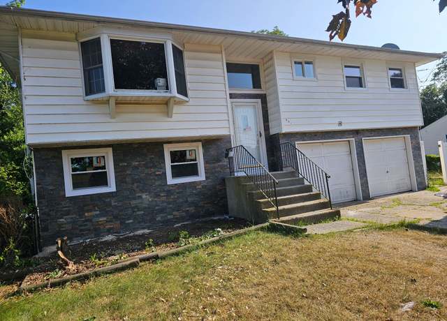 Property at 160 Van St, Brentwood, NY 11717, 7 beds, 3 baths