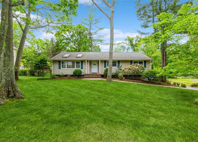 Property at 32 Lower Cross, Shoreham, NY 11786, 4 beds, 2 baths
