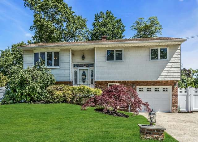 Property at 100 Doncaster Ave, West Islip, NY 11795, 4 beds, 2 baths