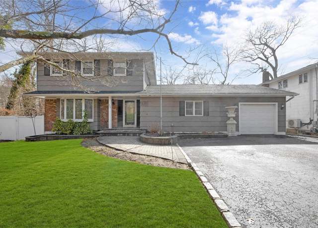 Property at 548 New Hwy, Hauppauge, NY 11788, 4 beds, 2 baths
