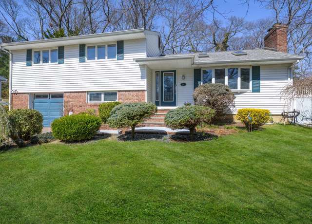 Property at 11 Colorado Pl, Huntington Station, NY 11746, 3 beds, 2 baths