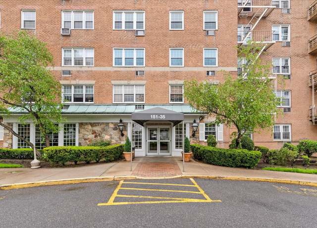 Property at 151-35 84th St Unit 5H, Howard Beach, NY 11414, 2 beds, 2 baths