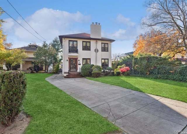 Property at 56 Floral Pkwy, Floral Park, NY 11001, 4 beds, 2.5 baths