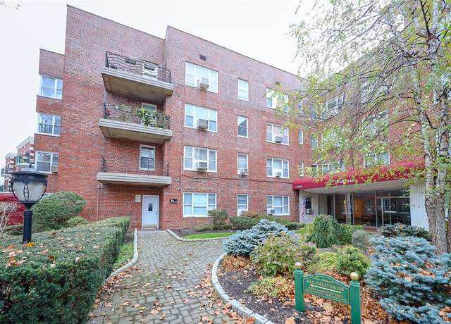 Property at 75 S Middle Neck Rd Unit 3U, Great Neck, NY 11021, 1 bed, 1 bath