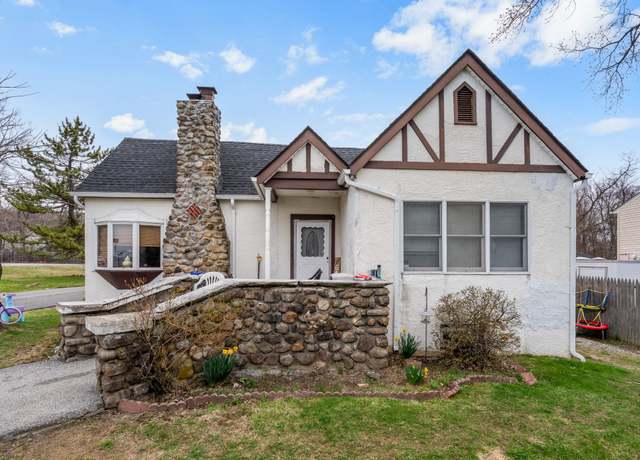Property at 6 Willow St, Newburgh, NY 12550, 3 beds, 1.5 baths