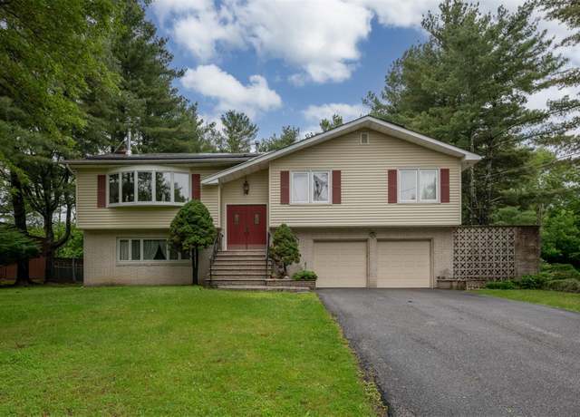 Property at 3 Parkview Dr, Middletown, NY 10940, 3 beds, 2 baths