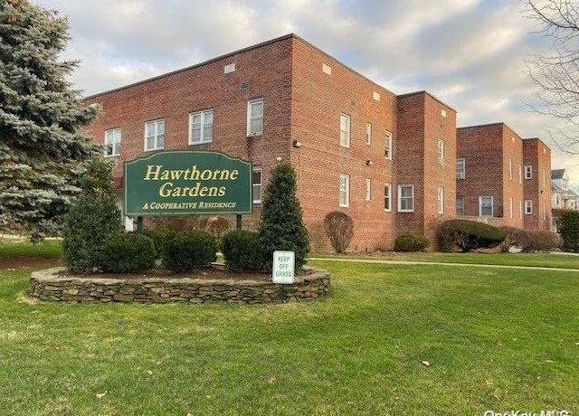 Property at 153 Smith Unit F3, Freeport, NY 11520, 1 bed, 1 bath