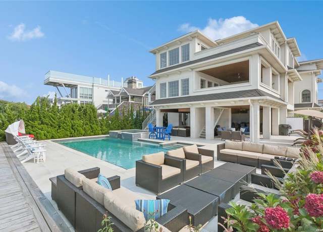 Property at 853 W Park Ave, Long Beach, NY 11561, 5 beds, 5.5 baths