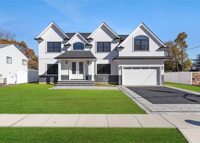 Property at 17 Madison Ave, Jericho, NY 11753, 5 beds, 4.5 baths