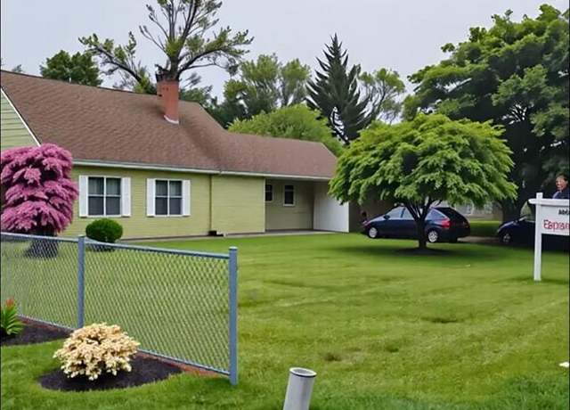 Property at 88 Matsunaye Dr, Medford, NY 11763, 3 beds, 1 bath