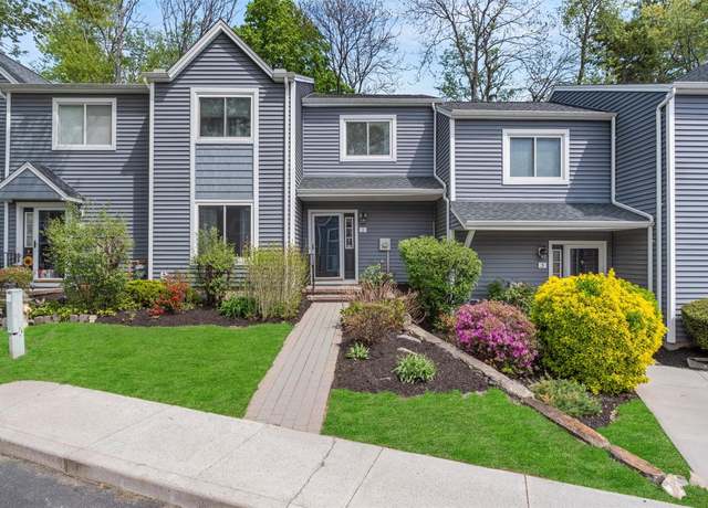 Property at 2 Hendrick Hls, Peekskill, NY 10566, 2 beds, 1.5 baths