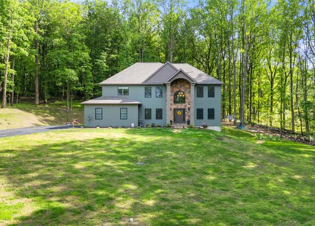 Property at 1581 Route 17a, Warwick, NY 10990, 4 beds, 3 baths