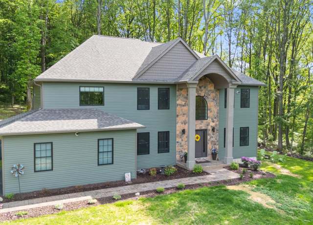 Property at 1581 Route 17a, Warwick, NY 10990, 4 beds, 3 baths