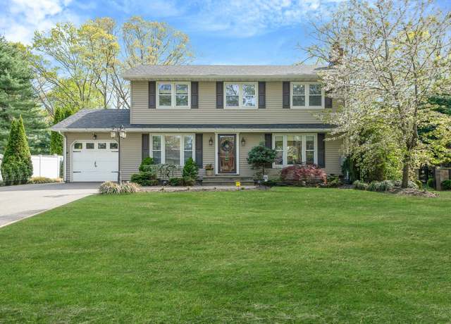 Property at 90 Rhoda Ave, Nesconset, NY 11767, 4 beds, 2.5 baths