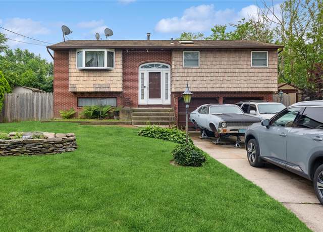 Property at 18 Berkeley Ave, Selden, NY 11784, 4 beds, 2 baths