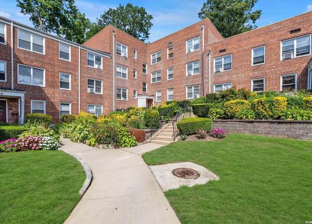 Property at 16 Edwards St Unit 3F, Roslyn Heights, NY 11577, 1 bed, 1 bath