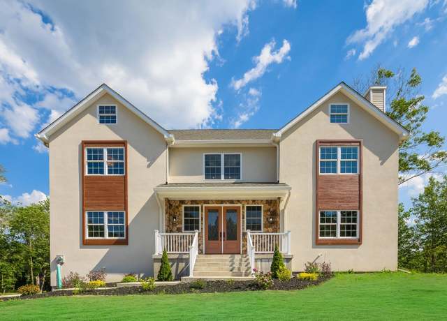 Property at 2 Hallock Ct, Highland Mills, NY 10930, 4 beds, 2.5 baths