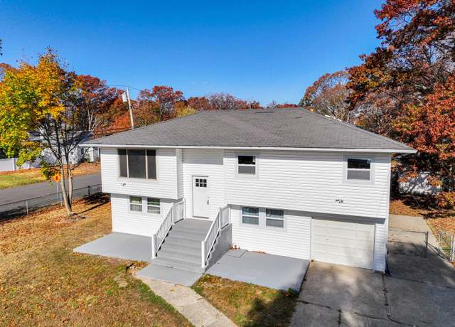 Property at 55 Glenmalure St, Amityville, NY 11701, 5 beds, 3 baths