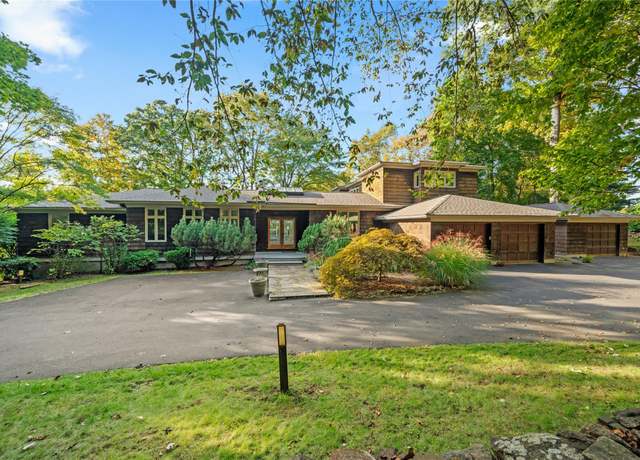 Property at 1 Gifford Lake Dr, Armonk, NY 10504, 4 beds, 4.5 baths