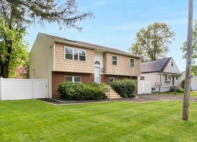 Property at 8 Hilltop Ave, West Babylon, NY 11704, 5 beds, 2 baths