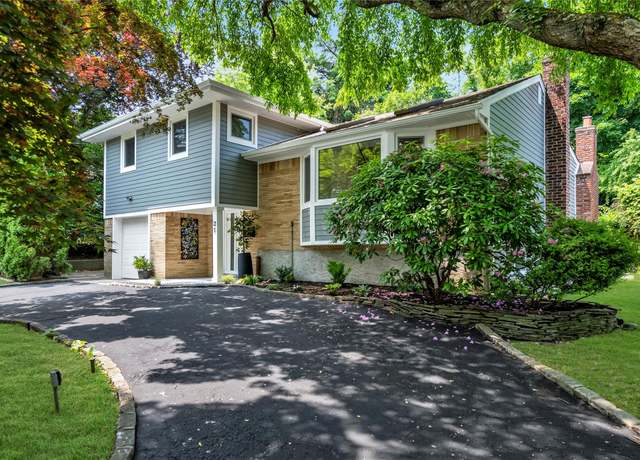 Property at 27 Meadowfield Ln, Glen Cove, NY 11542, 4 beds, 2.5 baths