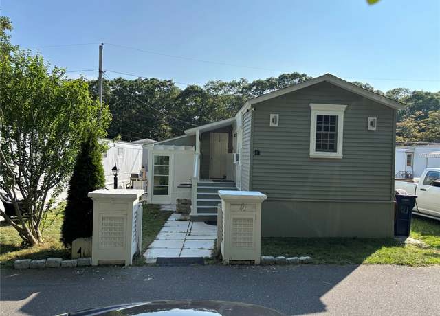 Property at 620 Montauk Hwy #40, Westhampton Beach, NY 11978, 2 beds, 1 bath