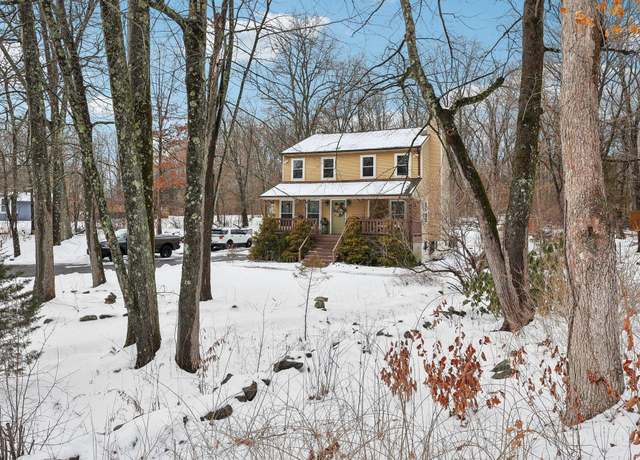 Property at 9 Sarvis Ln, Newburgh, NY 12550, 4 beds, 2.5 baths