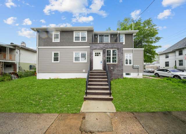 Property at 13121 Farmers Blvd, Springfield Gardens, NY 11434, 8 beds, 5 baths