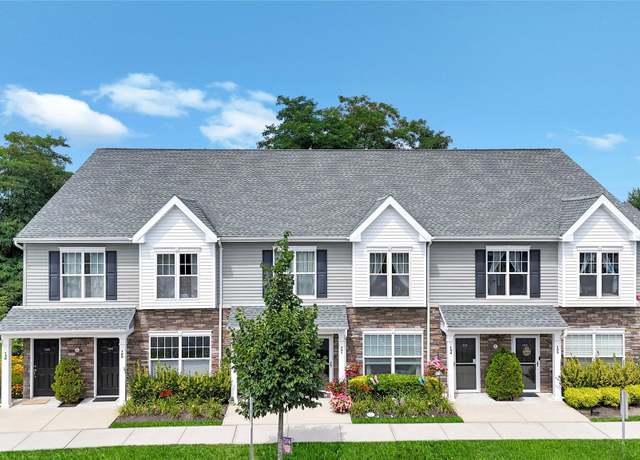 Property at 132 Weatherby Ln #132, Central Islip, NY 11722, 2 beds, 2 baths