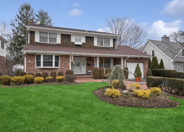 Property at 177 Bourndale Rd N, Manhasset, NY 11030, 4 beds, 3.5 baths