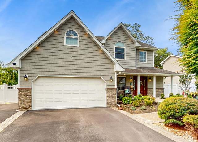 Property at 5 Long House Way, Commack, NY 11725, 4 beds, 2.5 baths