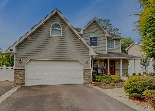 Property at 5 Long House Way, Commack, NY 11725, 4 beds, 2.5 baths