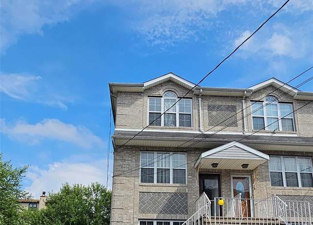 Property at 29 Marisa Ct, Staten Island, NY 10314, 4 beds, 3 baths