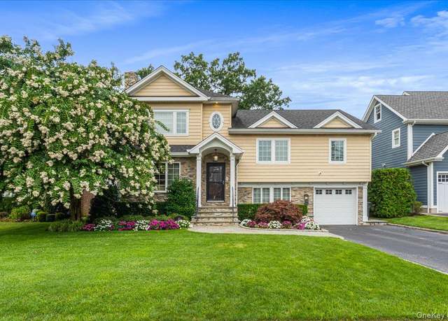 Property at 162 Kildare Rd, Garden City, NY 11530, 4 beds, 4.5 baths